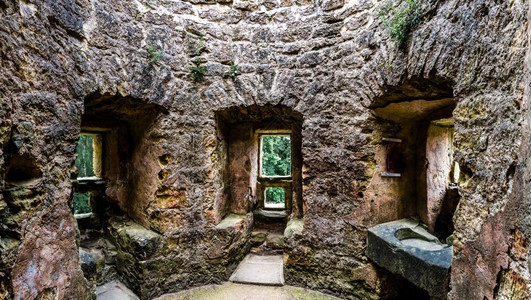 欧洲著名的古老的城堡废墟图片