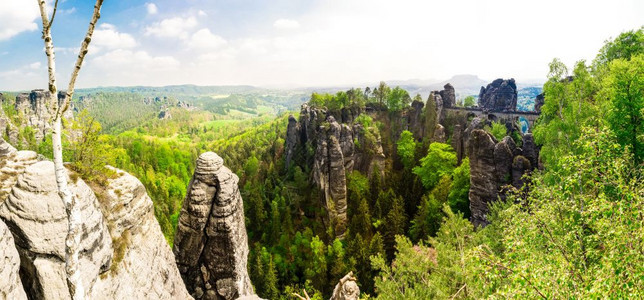 岩石山顶自然景观图片