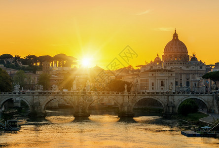 夕阳下古罗马建筑风光图片