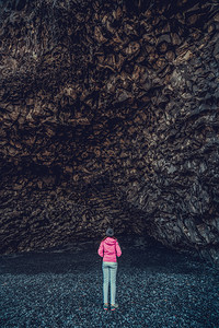 南冰原维克的莱尼斯德兰加海滩火山黑岩洞穴图片