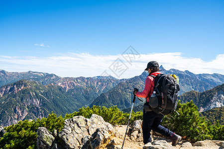 日本阿尔卑斯山纳加诺雅潘上徒步旅行图片