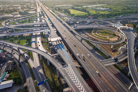 城市的高速公路交叉口图片素材