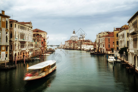 venic是意大利著名的旅游目地因为其独特的城市和文化图片