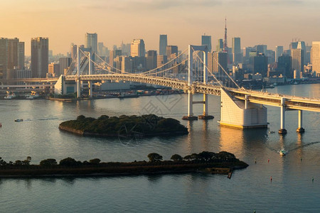 日本东京塔和彩虹桥图片