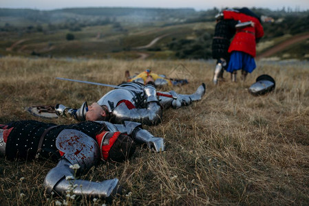 勇敢背景-勇敢摄影图片-穿着超级英雄服装的轻人代表着创造力的创造力