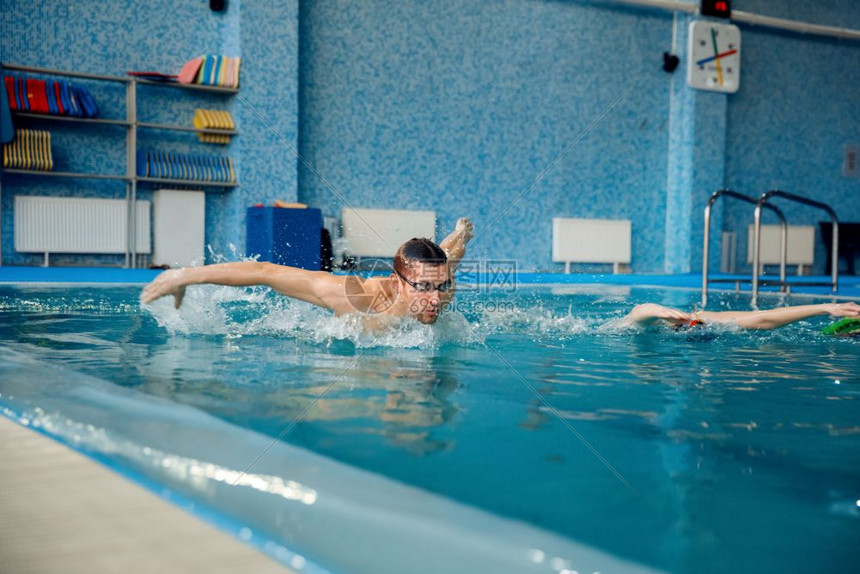 通过游泳锻炼身体
