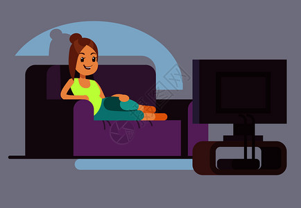 快乐的年轻女观看电视和躺在沙发上娱乐消遣矢量概念女在沙发上观看电视放松静坐插图图片
