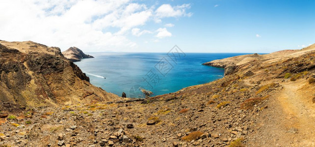 海湾和沙漠山谷上的小海湾图片