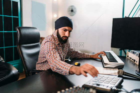 工作室音乐键盘专业数字录音技术图片