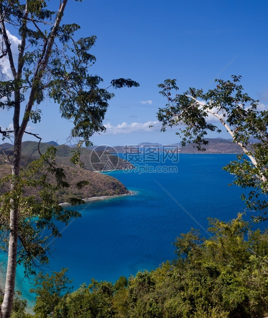 我们处女岛的cariben岛的圣约翰沿公园海岸图片