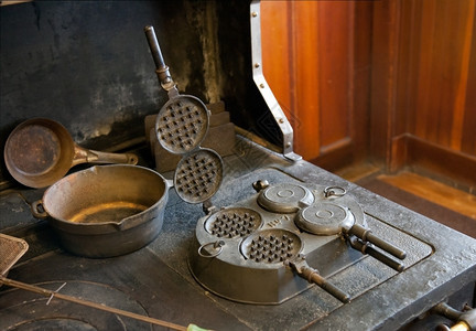 用旧煎饼做的老松制成铸铁炉子图片