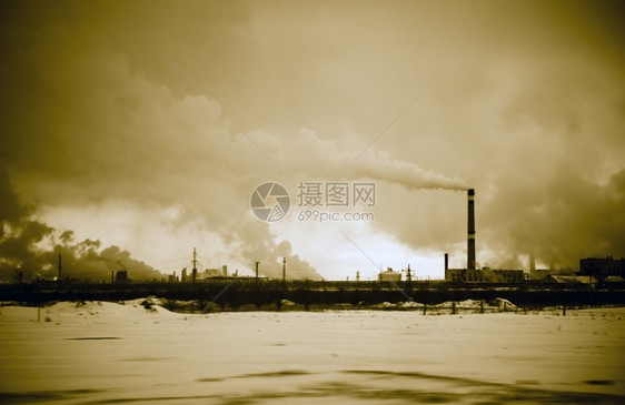 工业区烟雾来自管道图片