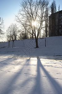冬季街道基辅有许多雪图片