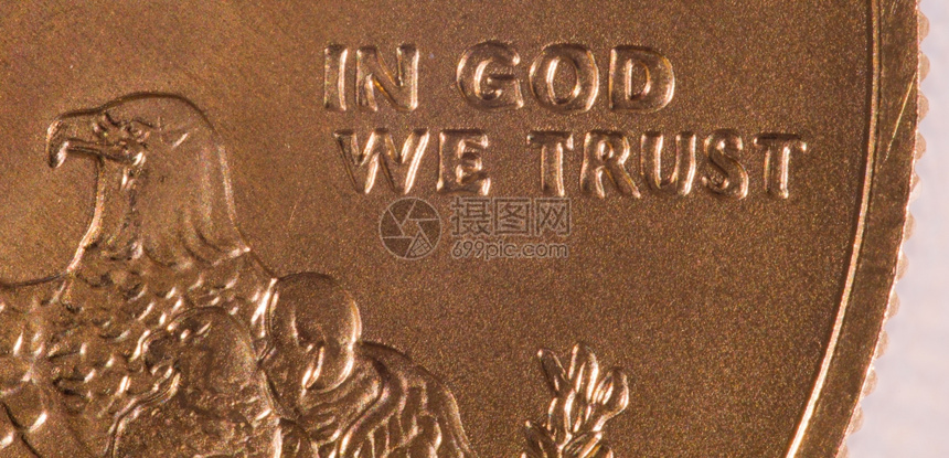 ‘~金鹰一盎司硬币与宏观拍摄在上帝的雕刻我们信任  ~’ 的图片
