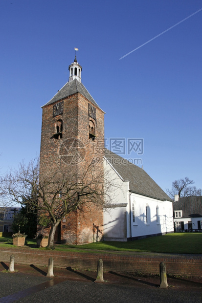 乌特勒支省内地的邦尼克旧村庄教堂图片