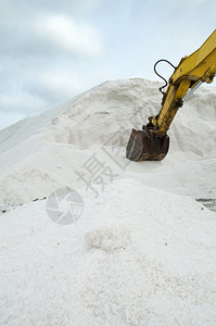 挖掘白盐堆图片