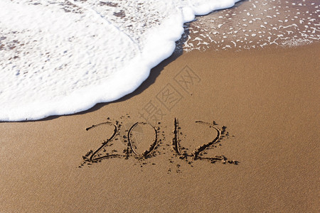 201年在沙滩上写成海浪开始抹去这个词图片