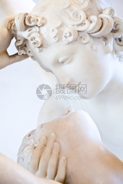 antoicav被cupid复活的心灵雕像178年首次委托进行的亲吻体现了新古典主义对爱和情感的献身精神图片