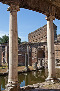 亚德里纳别墅的罗曼柱子图片