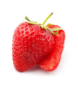 清白背景上的新切草莓图片
