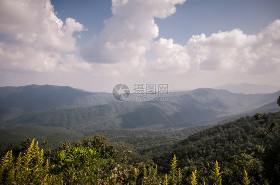 白天的自然风景图片