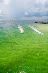 亚卡卢萨岛附近的Florida命运水晶清图片