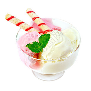 粉和白冰淇淋在色背景上与隔绝的玻璃中装有面包卷和薄荷图片