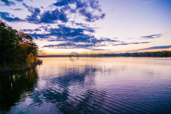 卡罗莱纳湖的日落图片