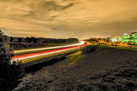高速公路的晚上图片