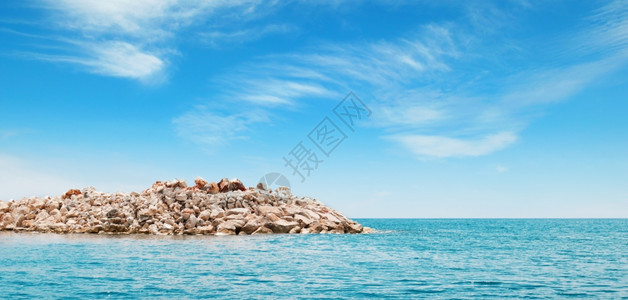 风海和岩石岛图片
