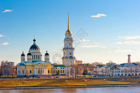 城市的美丽视图建筑rybinsk俄罗斯图片