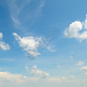 蓝色的的天空飘着白云图片