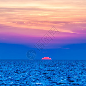 海上日落图片