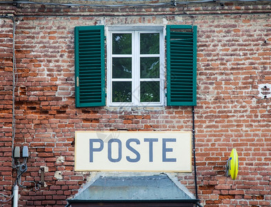 意大利邮局在旧墙上签字图片
