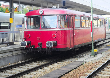列车站的反正风格机车列德文图片