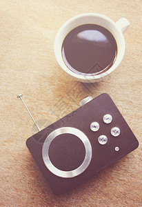 带反转过滤效应的无线电和黑咖啡图片