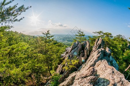 北卡罗莱纳加斯特诺附近拥挤山的美丽空中风景图片