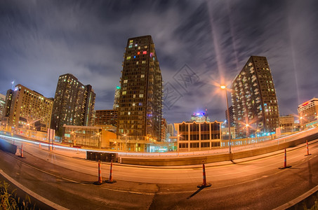 夜间圣路易斯市天际图片