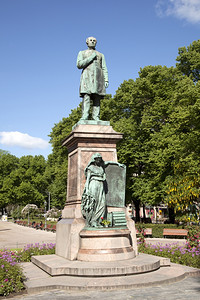 在芬恩首都赫林斯基的鲁内贝格雕像图片