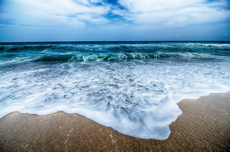 海景浪和沙滩风景图片