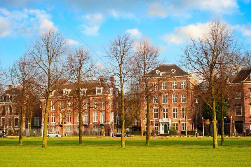 在博物馆附近的旧城镇Amsterda街上图片