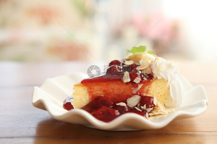 樱桃奶酪蛋糕图片