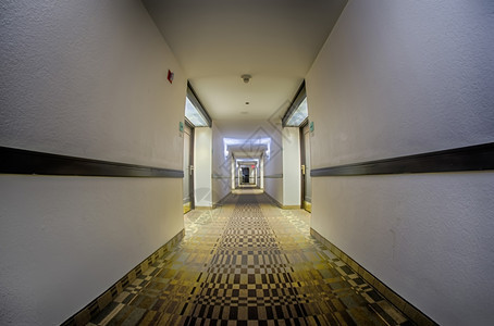 现代旅馆走廊图片