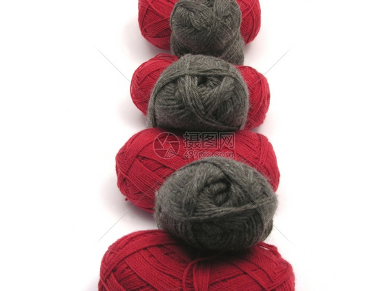 灰色和红新羊毛作为白背景的中线图片