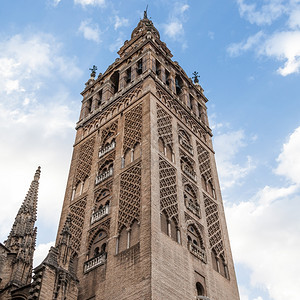 西班牙塞维利亚大教堂的钟楼名为吉拉达图片