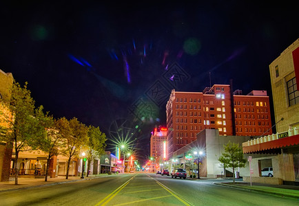 April2015AmariloTexas市天际街道夜间图片