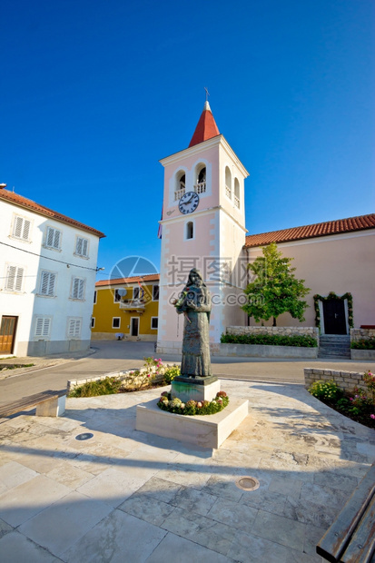 迪克洛广场和教堂的风景达马提亚croati图片