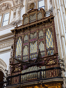 在一个西班牙天主教堂里一个2世纪的老器官细节图片