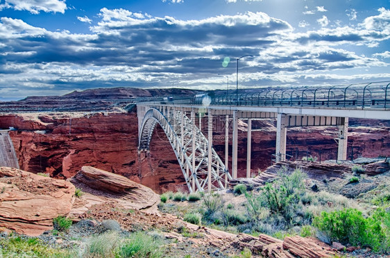 Arizona页的湖水大坝和桥梁图片