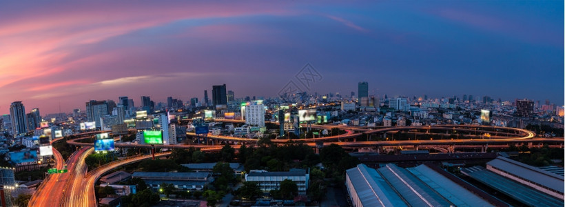 Bangko全市夜景鸟瞰图图片